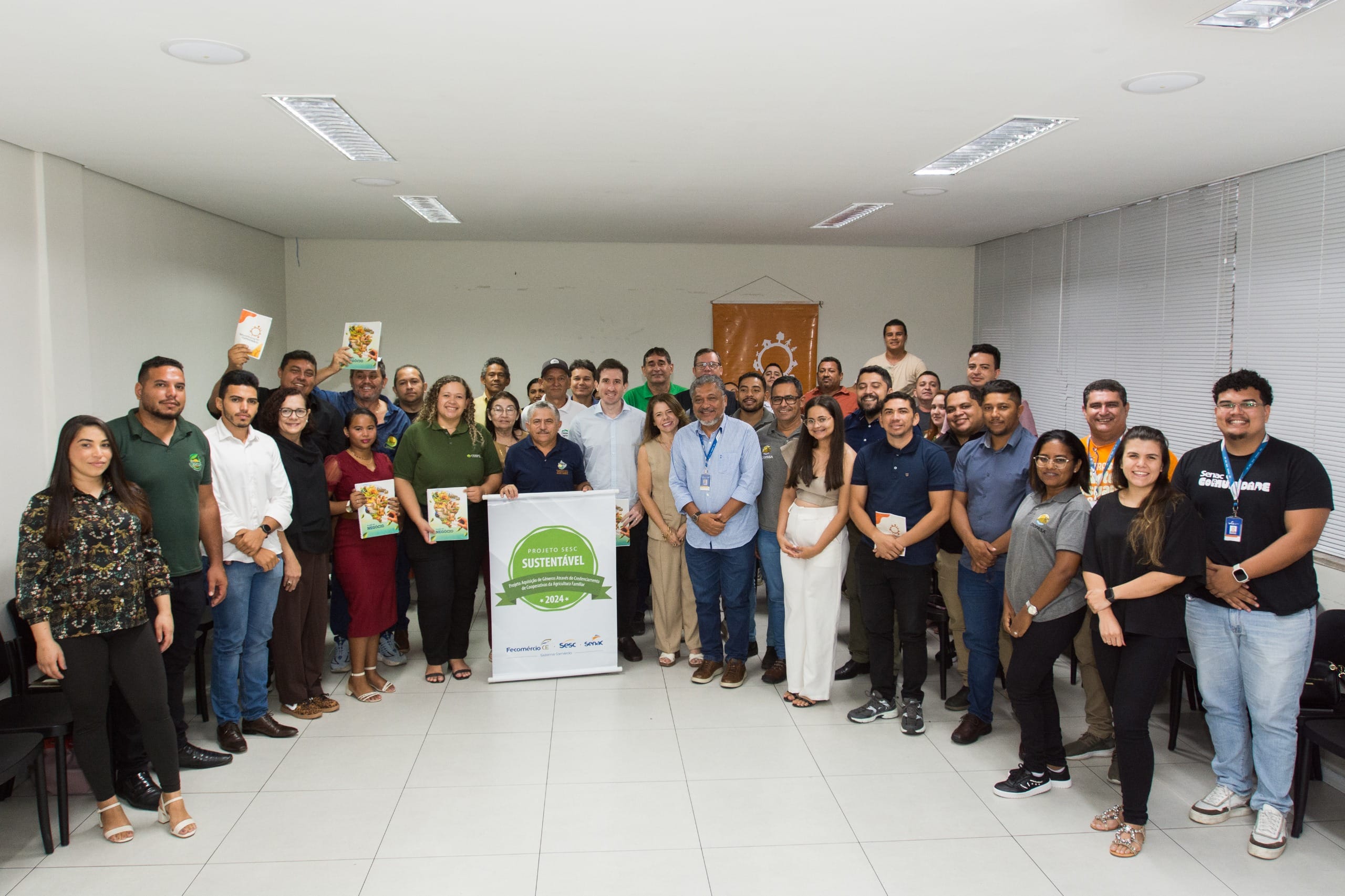 Representantes de cooperativas da agricultura familiar do Ceará em solenidade de entrega de planos de negócios, Sesc Fortaleza